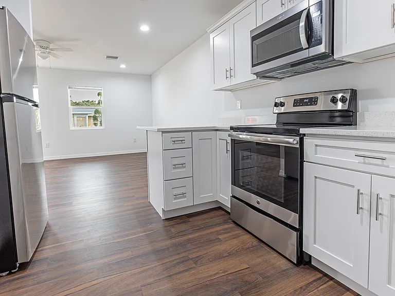 6015 Deming Ave #6015 — Photo 1