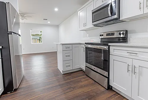 6015 Deming Ave #6015 Photo 1