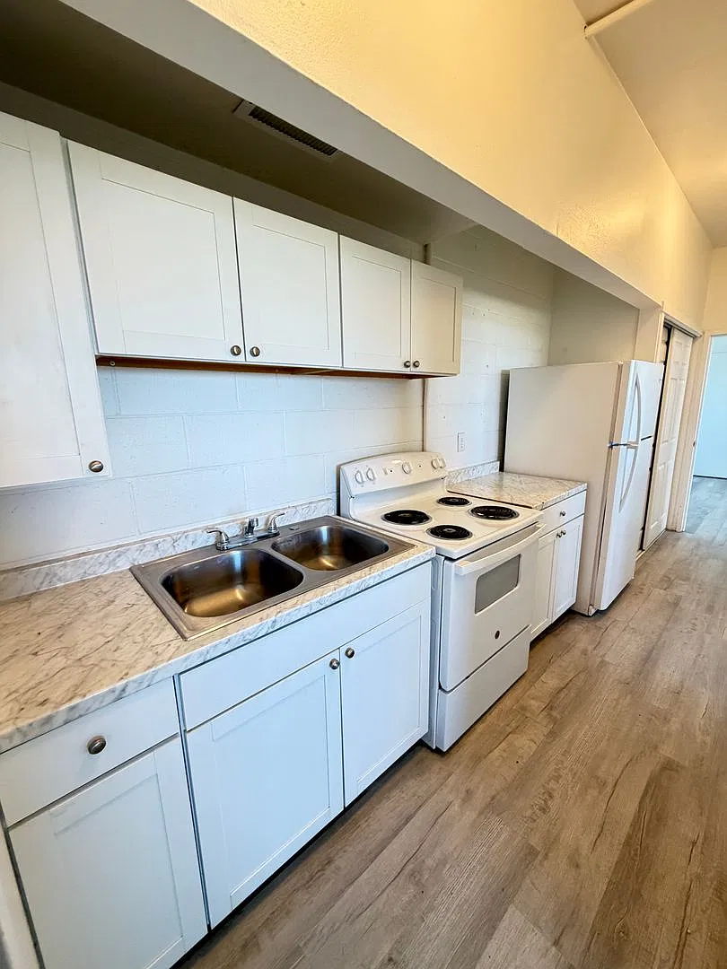 Two Bedrooms, One Bedroom, and Studio Apartments Available — Photo 4