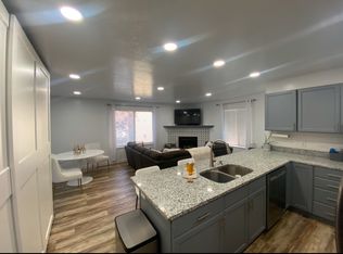 9295 S Jefferson Ln, Sandy, UT 84070
