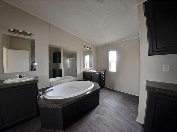 3rd image of 3061 Sheila Cir