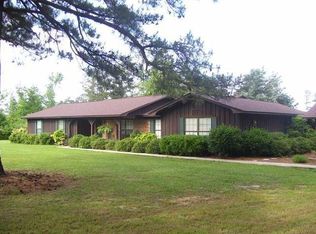 15 Willmoore Cir, Camden, AL 36726