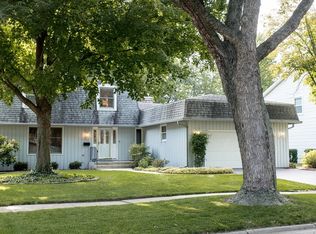 1561 Swallow St, Naperville, IL 60565