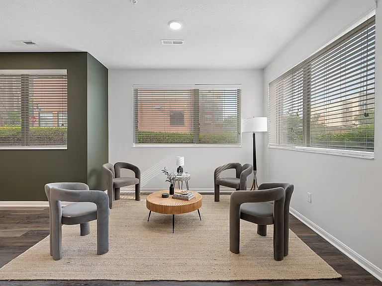 DeSales Flats Apartments* — Photo 15