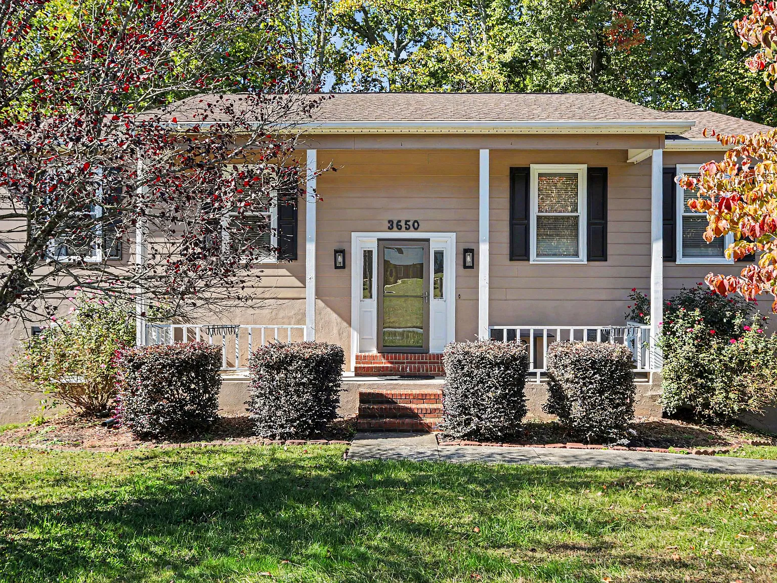 3 bed, 1965 sqft, $1,950 — Photo 3