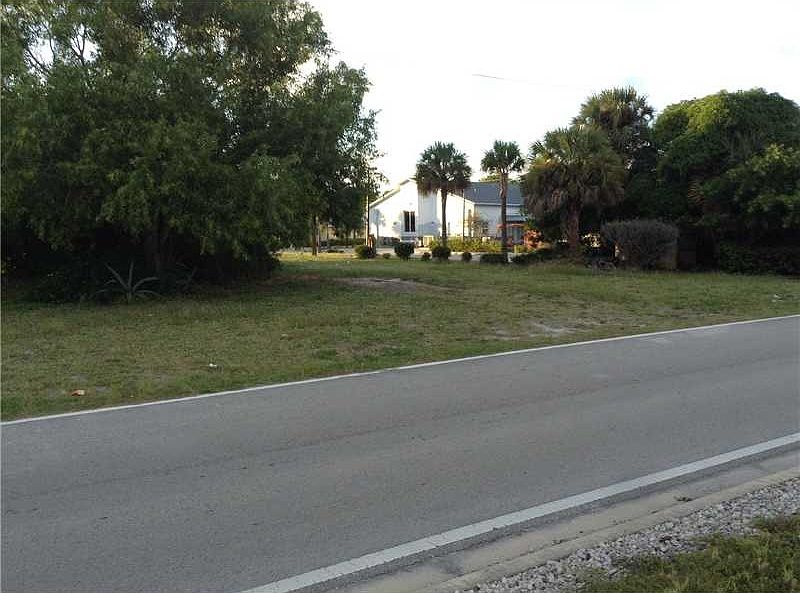 1st image of 1001 N Railroad Ave