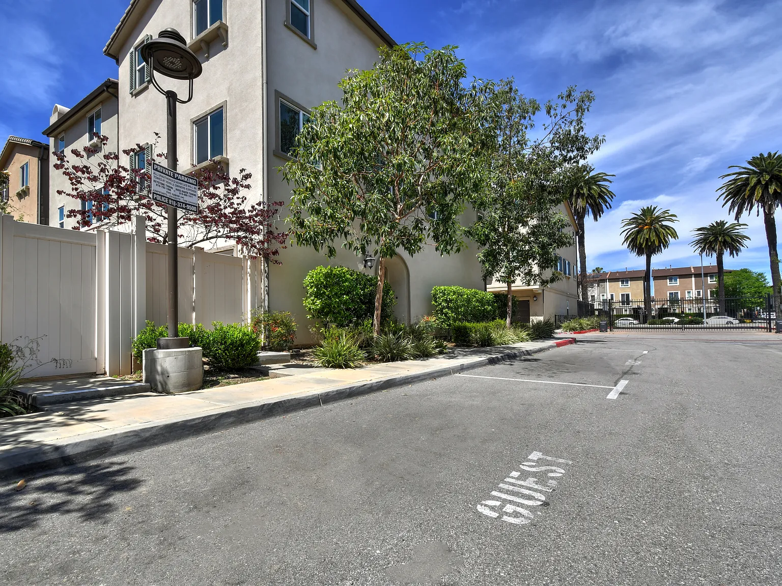 4 bed, 3.5 bath, 2100 sqft, $4,750 — Photo 3