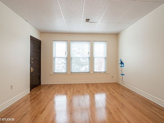 Living Room/Dining