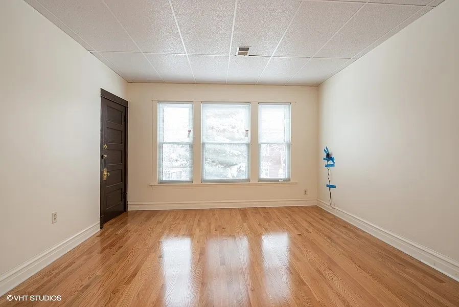 Living Room/Dining - 4124 N Campbell Ave #2