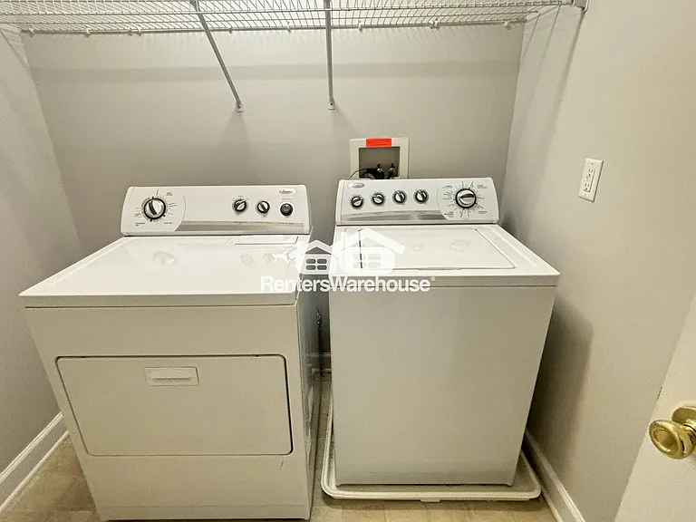 3511 Carriage Walk Ln — Photo 34
