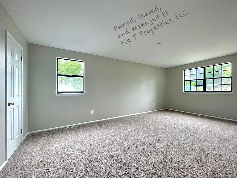 4 Regal Ct — Photo 8