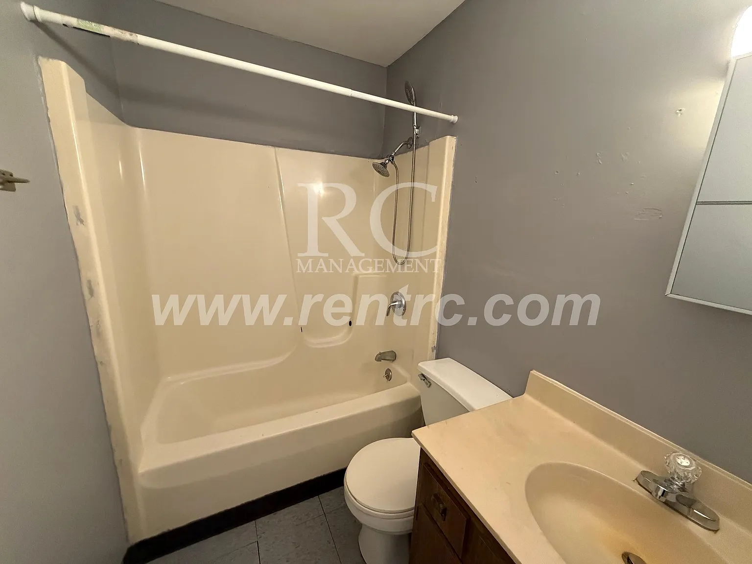 3 bed, 1100 sqft, $795 — Photo 4