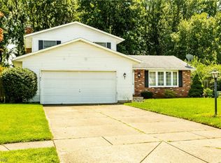 119 Hilltop Cir, Elyria, OH 44035