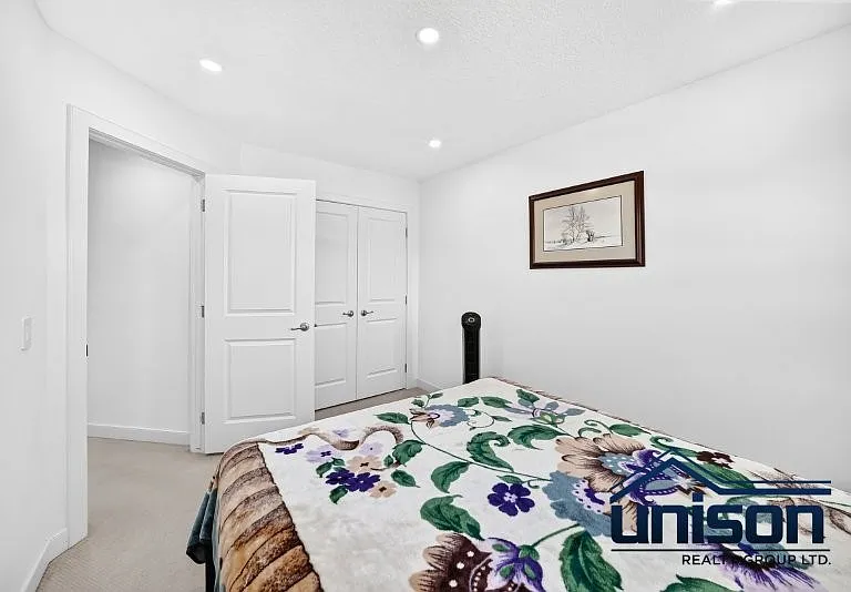 47 N Evanspark Rd NW — Photo 5