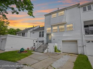 333 Hampton Grn, Staten Island, NY 10312