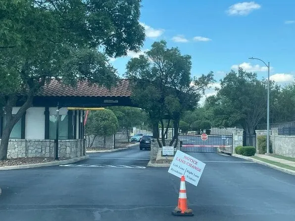 139 Evans Oak Ln, San Antonio, TX 78260