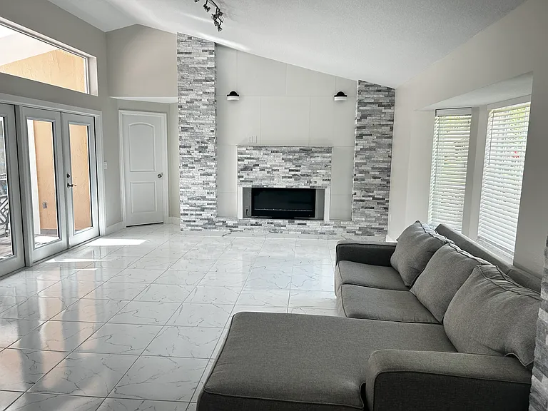 548 Loma Bonita Dr — Photo 14