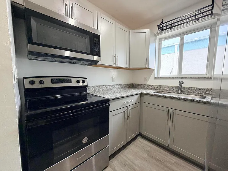 1853 Madison St #1 — Photo 6