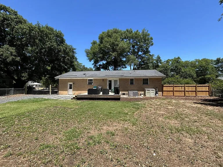 1209 Julian Clark Rd — Photo 12