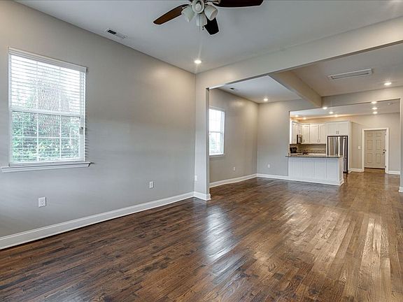 5th image of 2425 Chamberlain Ave