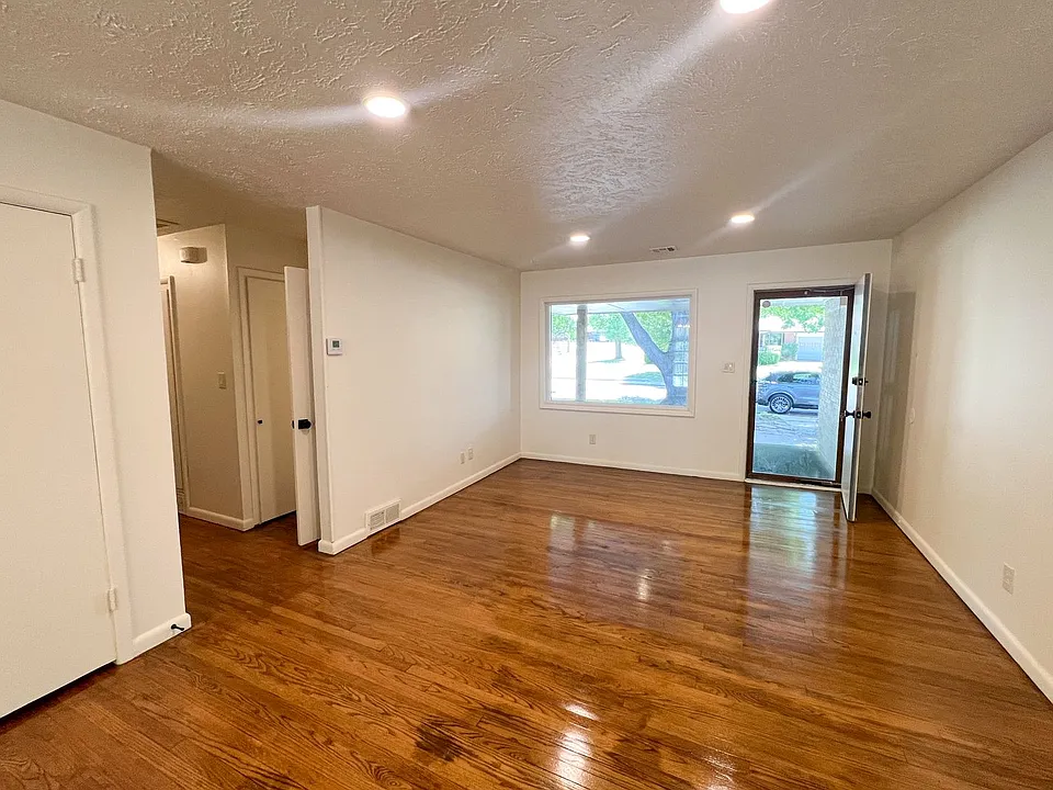 10416 Ridgeview Dr