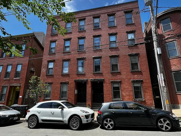 28 Beacon St #2U — Photo 7
