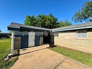 3rd image of 3412 NE 33rd Cir