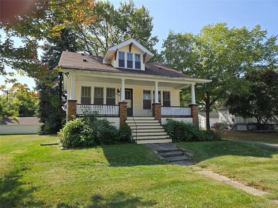 18626 Victor St, Roseville, MI 48066