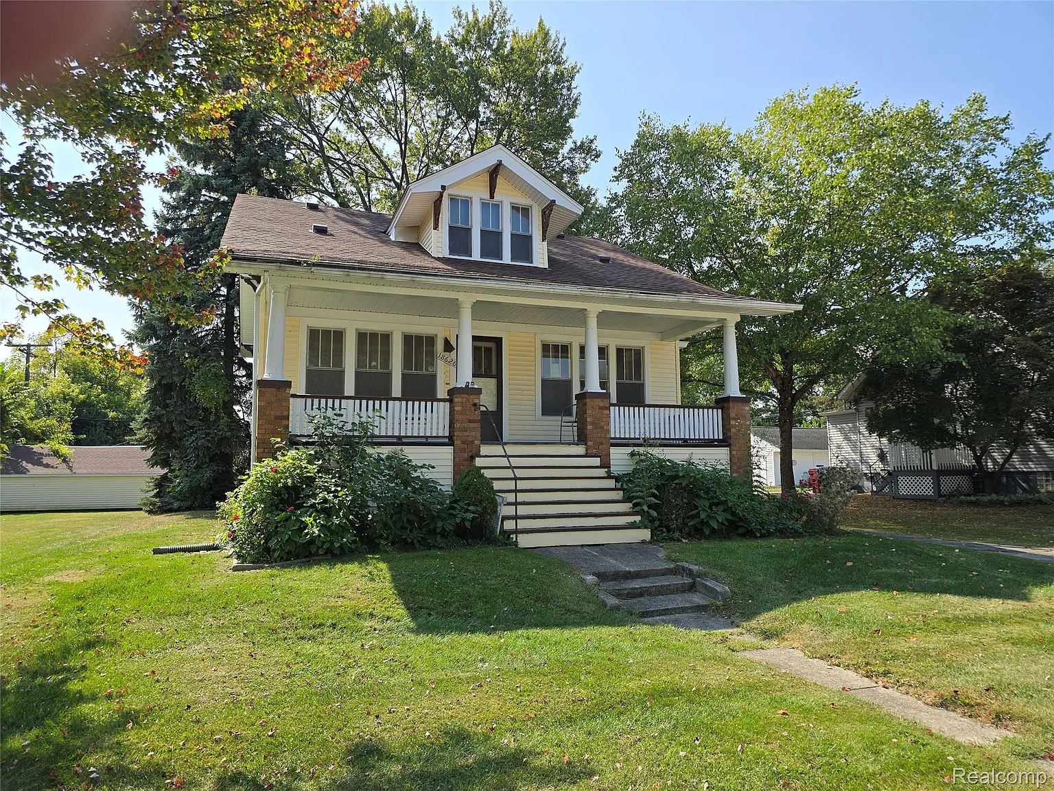 18626 Victor St photo 1