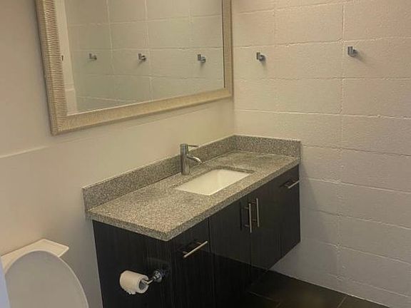5th image of 222 5th St Unit B