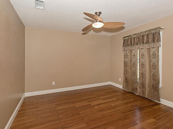 5th image of 15806 Dallas Creek Ct