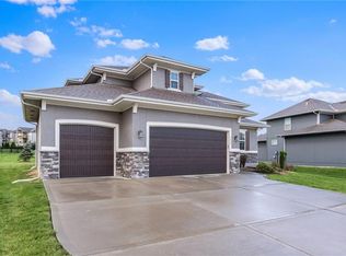 1317 NE Brandywine Rd, Lees Summit, MO 64064