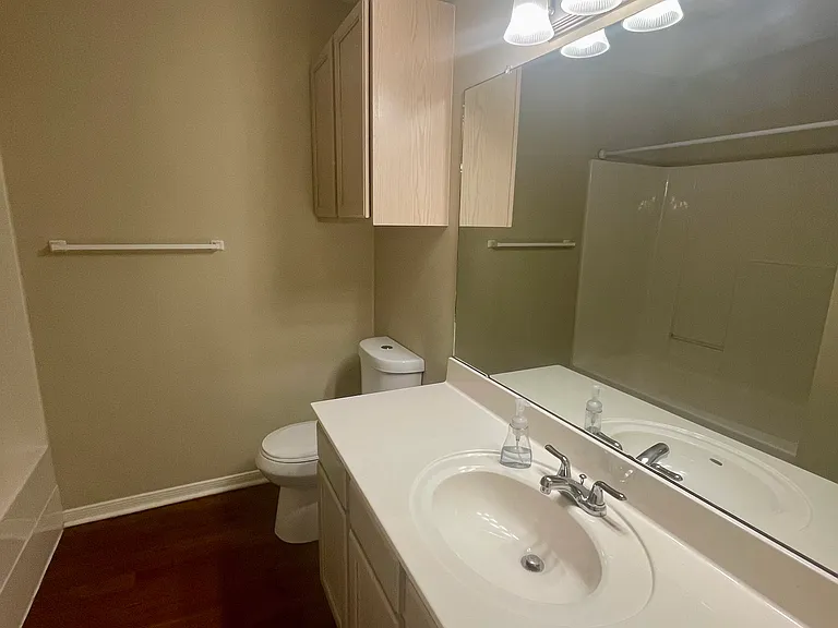 108 Versailles St — Photo 8