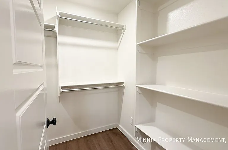 2151 Langford Ave — Photo 9