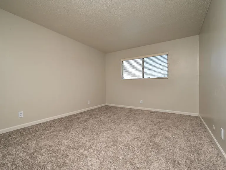 7100 Natalie Ave NE — Photo 15