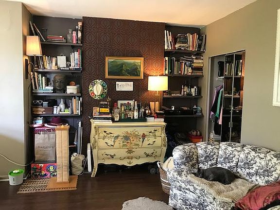 4th image of 437 W Saint James Pl #2F