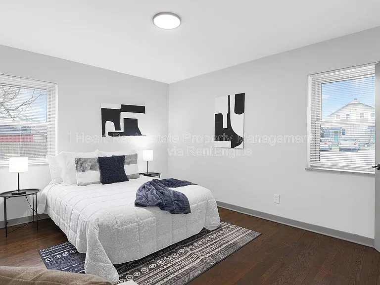 1963 W Broad St #8 — Photo 23