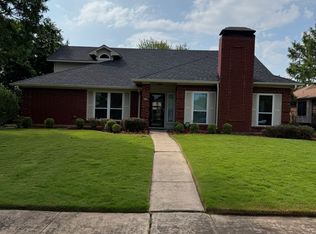 2210 Crystal Creek Ln, Garland, TX 75040