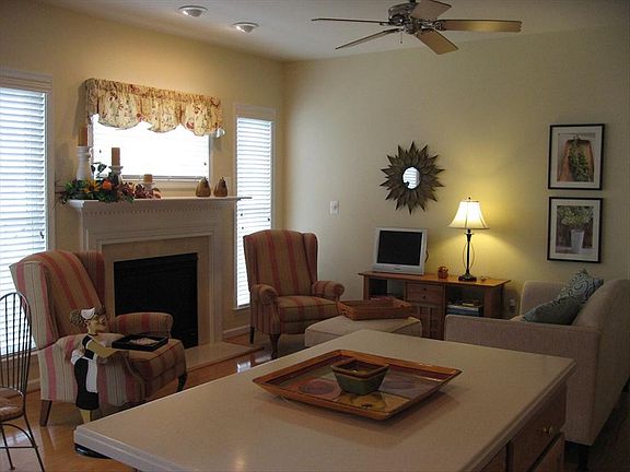 4th image of 111 Ponytail Ln #141