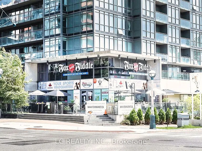 15 Fort York Blvd W #3907 — Photo 26