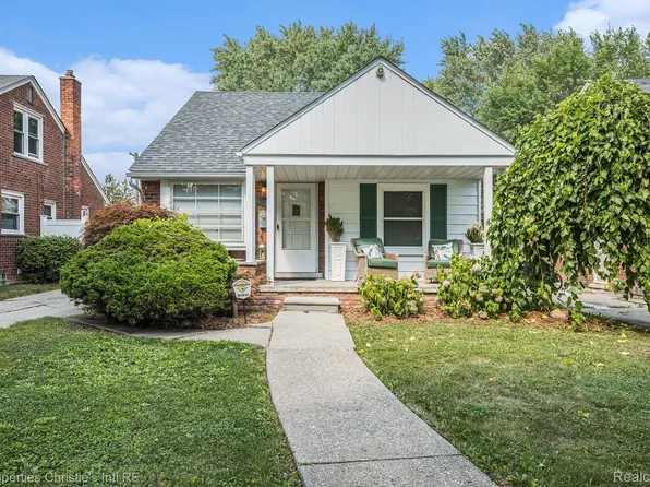 19711 Damman St, Harper Woods, MI 48225