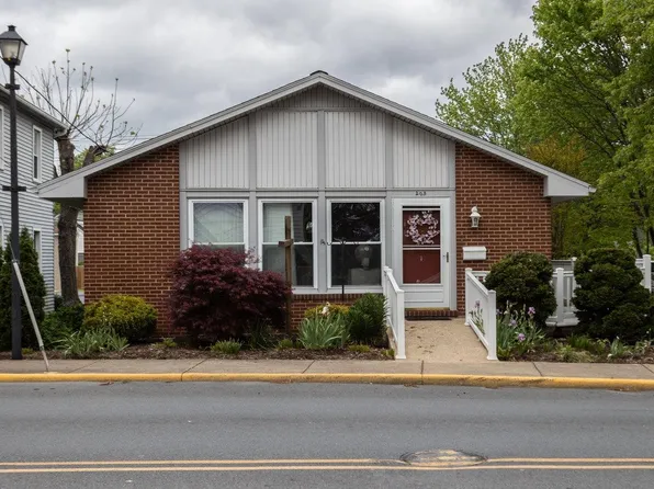 205 N Main St, Bridgewater, VA 22812