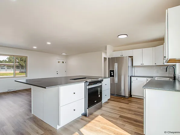 841 E Carlson St, Cheyenne, WY 82009
