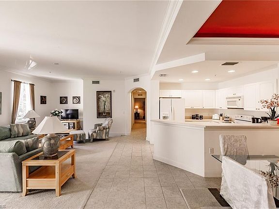 3rd image of 1516 SW 50th St APT 201