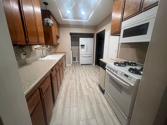 3rd image of 1719 E Idahome St