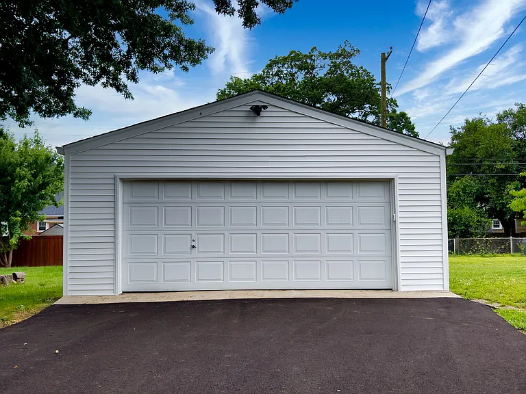 3908 Plymouth Rd — Photo 39