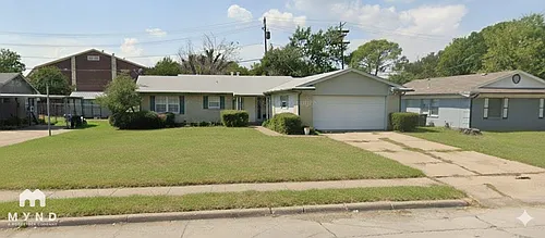 2405 Harvard St N Photo 1