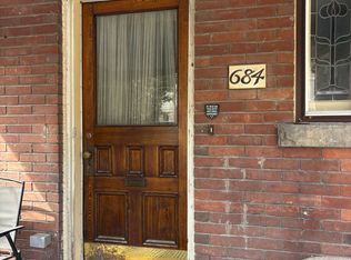 684 Shaw St #2, Toronto, ON M6G3L7