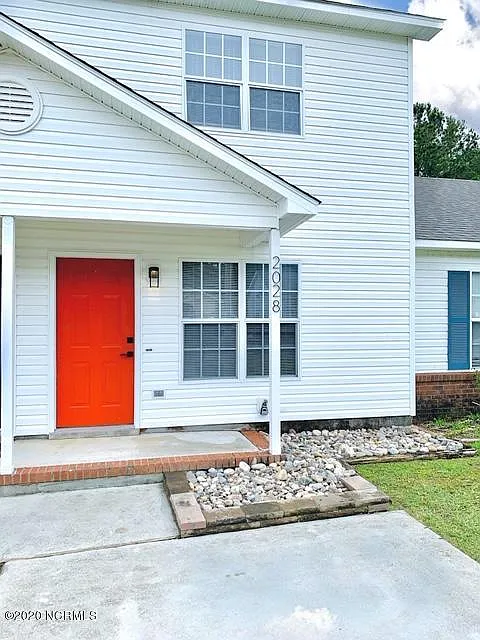 2 bed, 2.5 bath, $1,250 — Photo 3