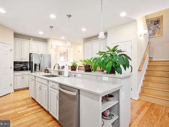 5th image of 108 Fenwick Dr